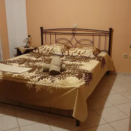 Elinas Home * Lechaio