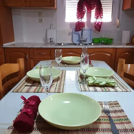 Elinas Home Apartamento Lechaio